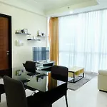 2 Bedroom Luxury The Peak Apartment By Travelio