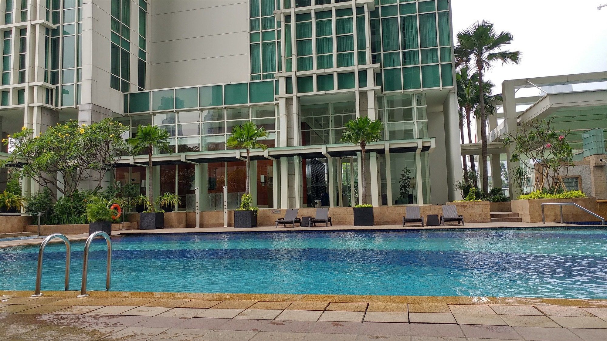Apartment 2 Bedroom Luxury The Peak By Travelio